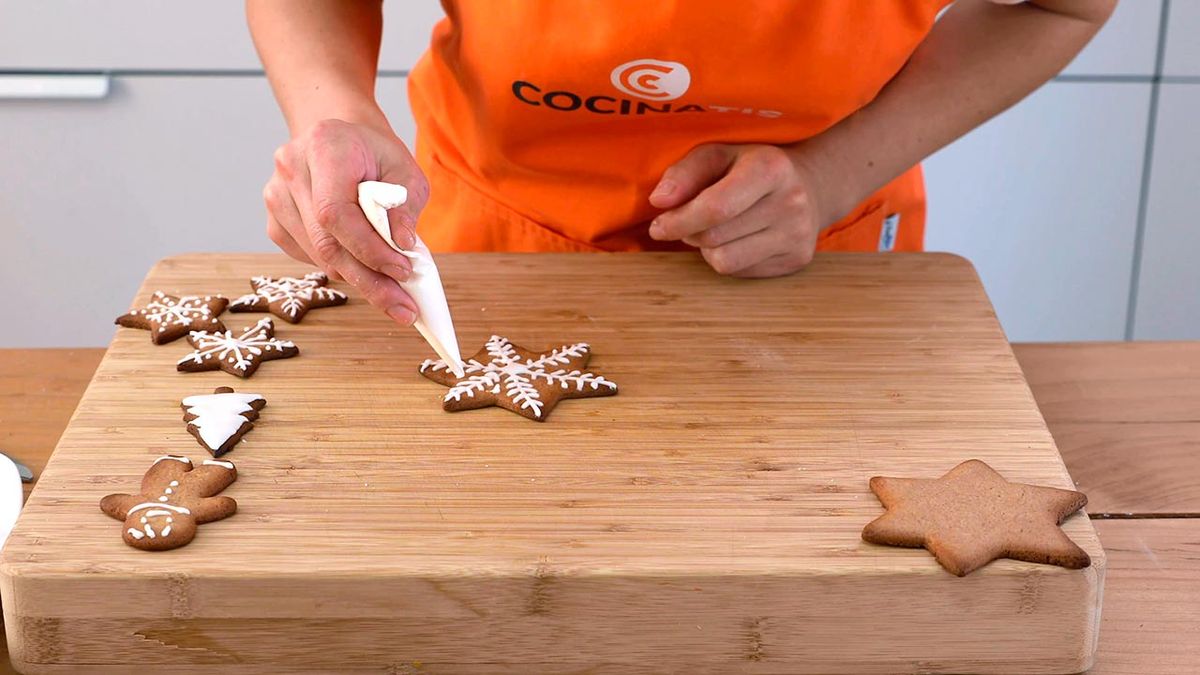 Receta de glaseado para decorar galletas de Navidad  paso 4