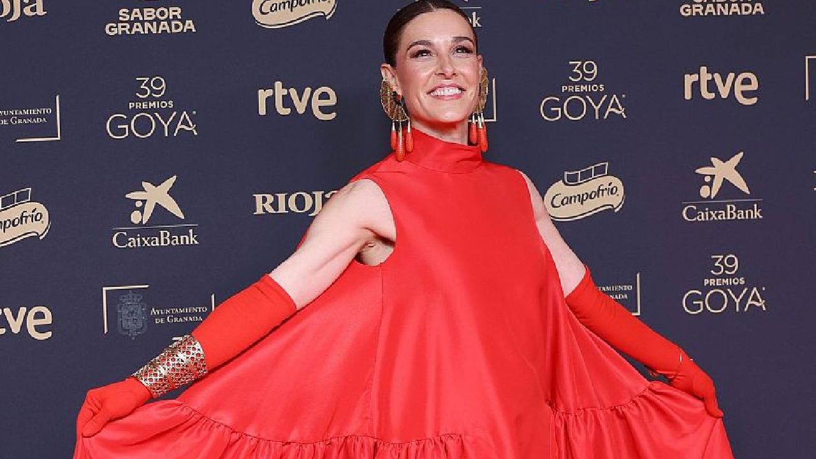 Los vestidos rojos han conquistado en la alfombra roja la de los Premios Goya 2025