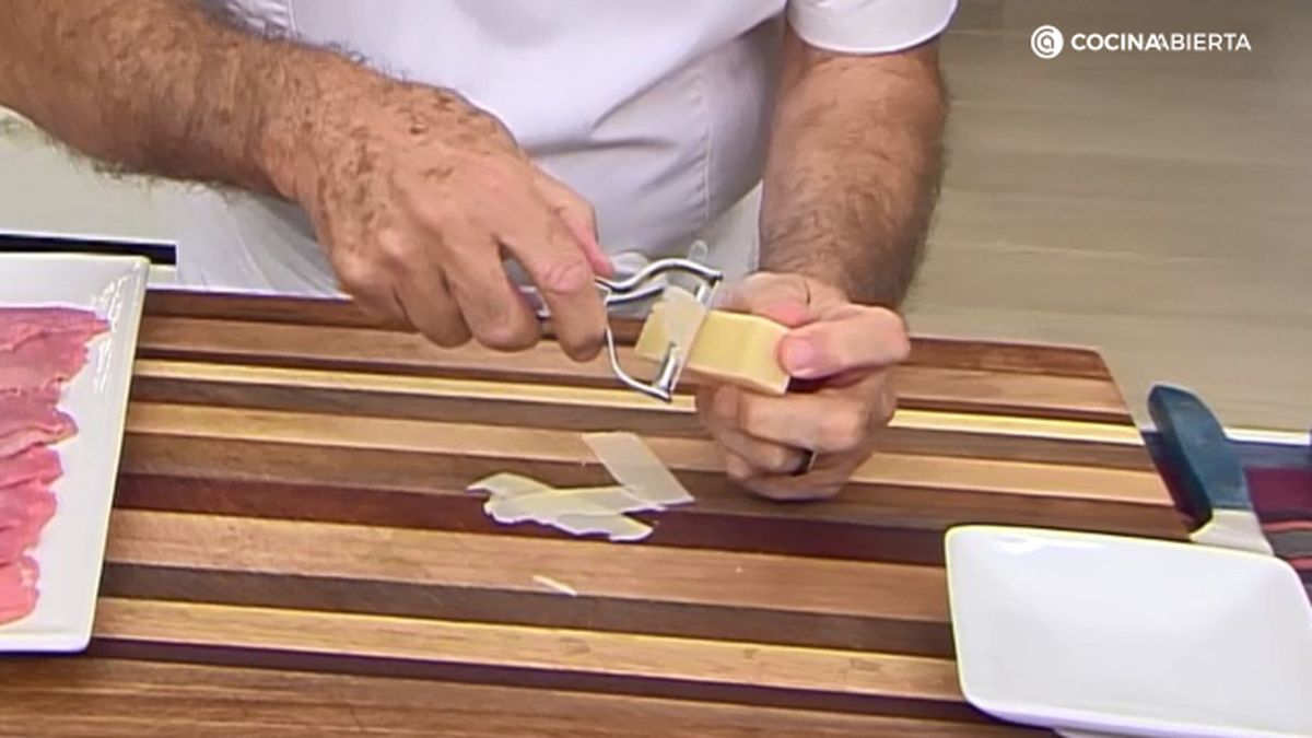 Carpaccio ternera parmesano paso 4