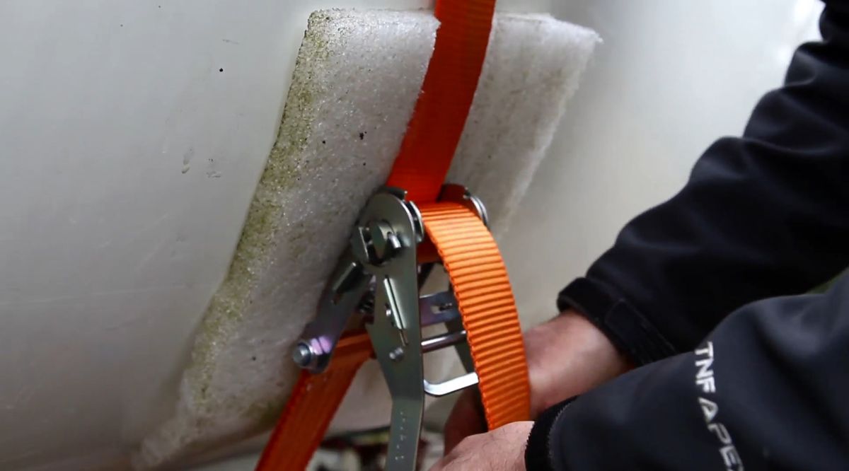 Cinchas con tensor de carraca paso 4