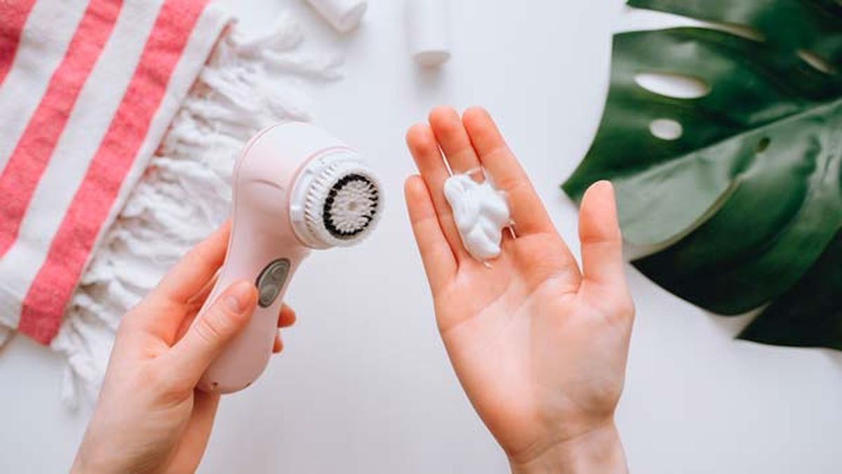 cepillos limpiadores faciales asi se utilizan y estos son los mejores