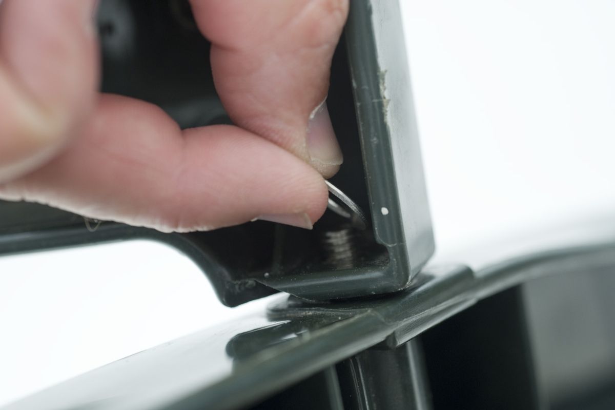 brico 1 650 arreglo apoyabrazos tumbona paso 4