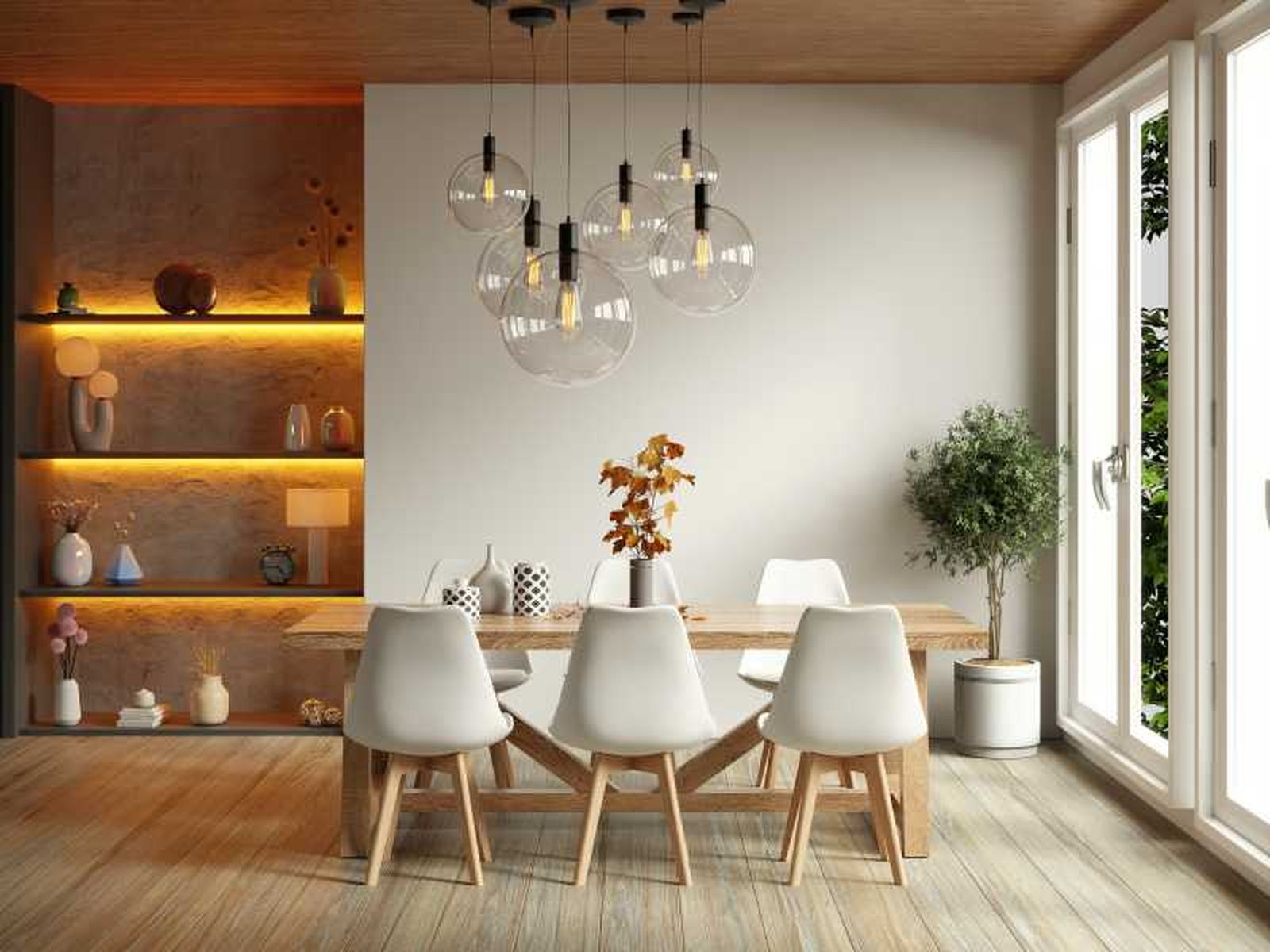Comedor pequeño acogedor con muebles prácticos.