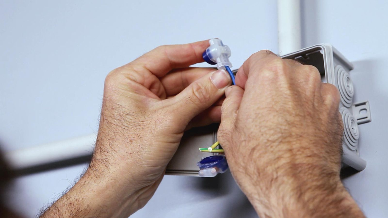 Conectores eléctricos estancos paso 5