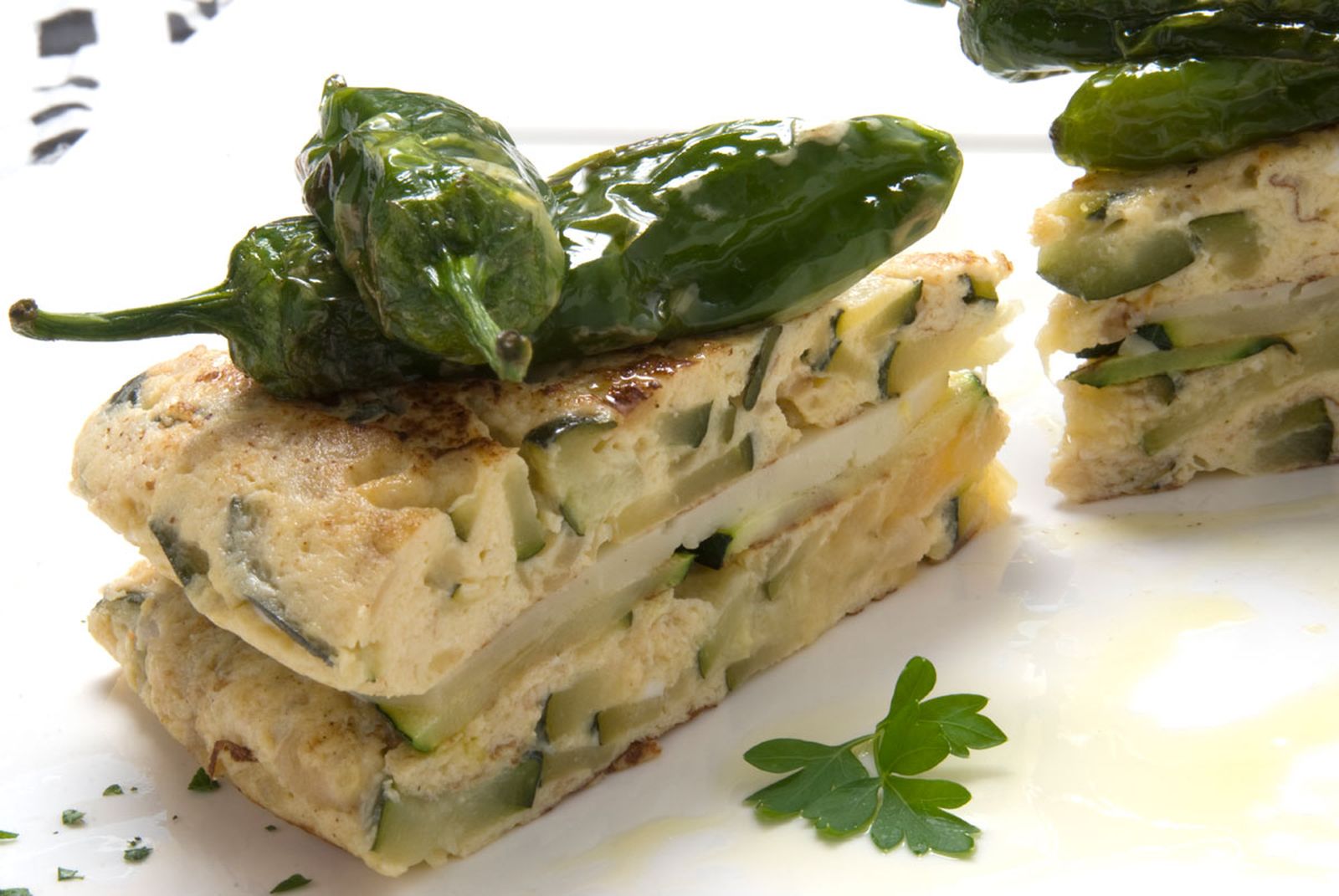 380 Tortilla de calabacin con queso y pimiento (4995) xl