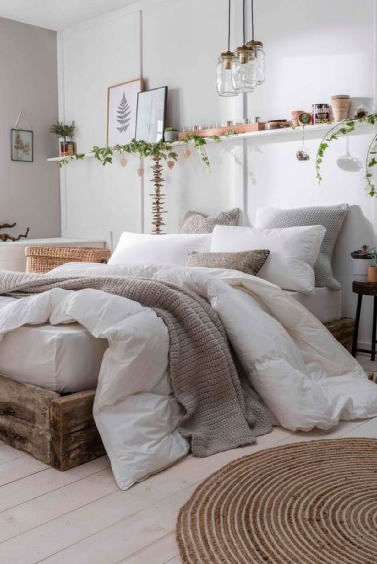 cama con cojines tipo amohadas