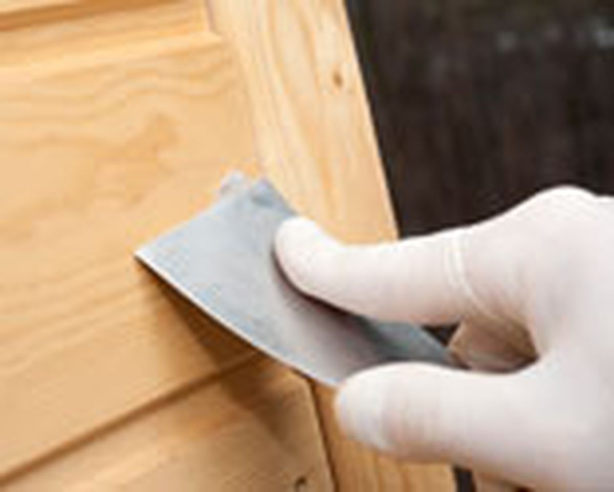 brico 655 pintar caseta madera paso 2