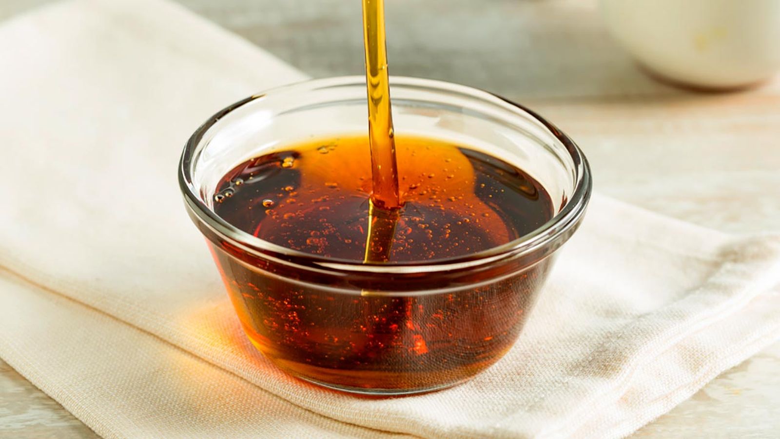 Endulzantes naturales para sustituir el azúcar en bizcochos y otros postres  sirope de agave
