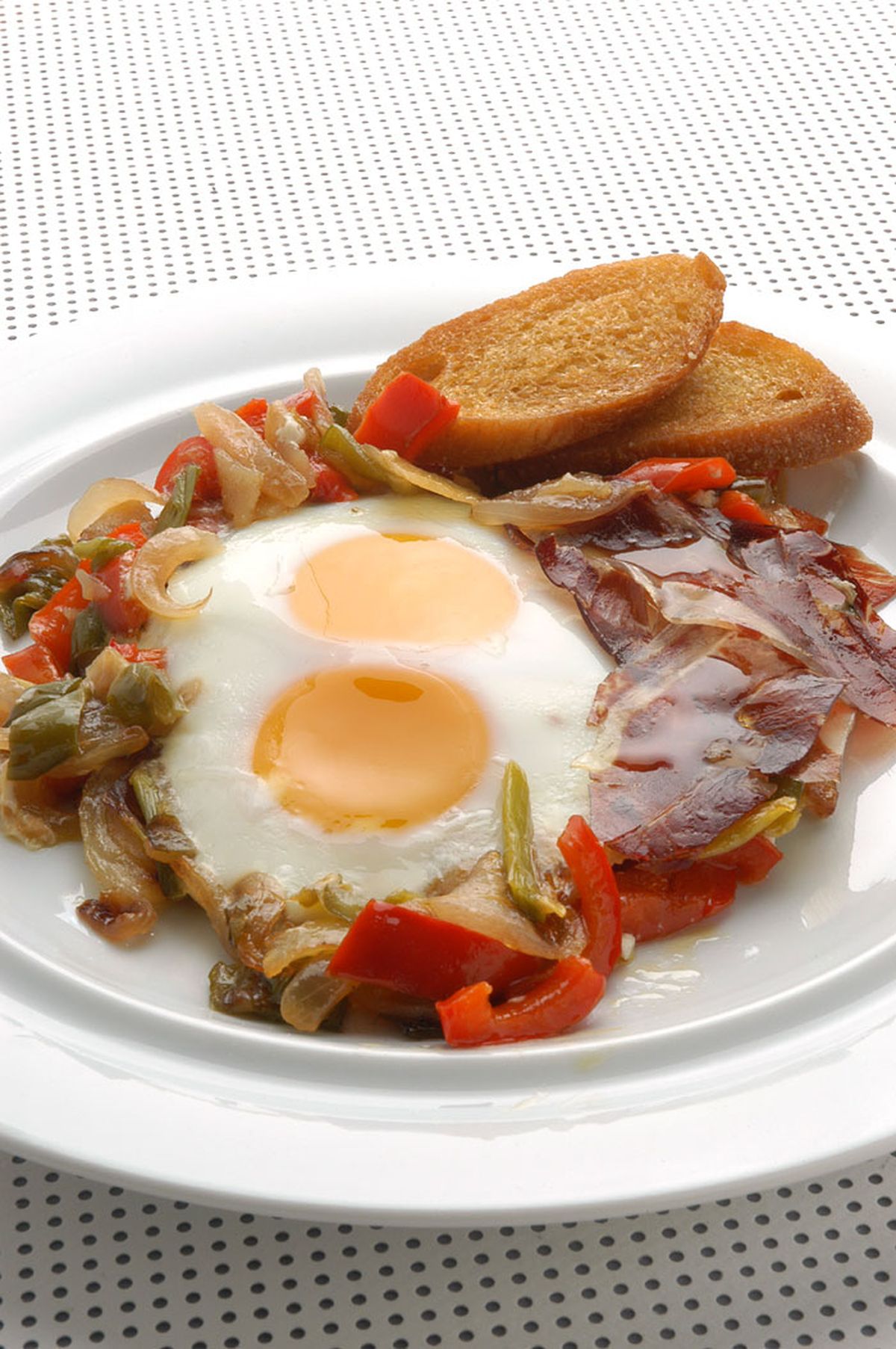 Gratinado de piperrada y huevo