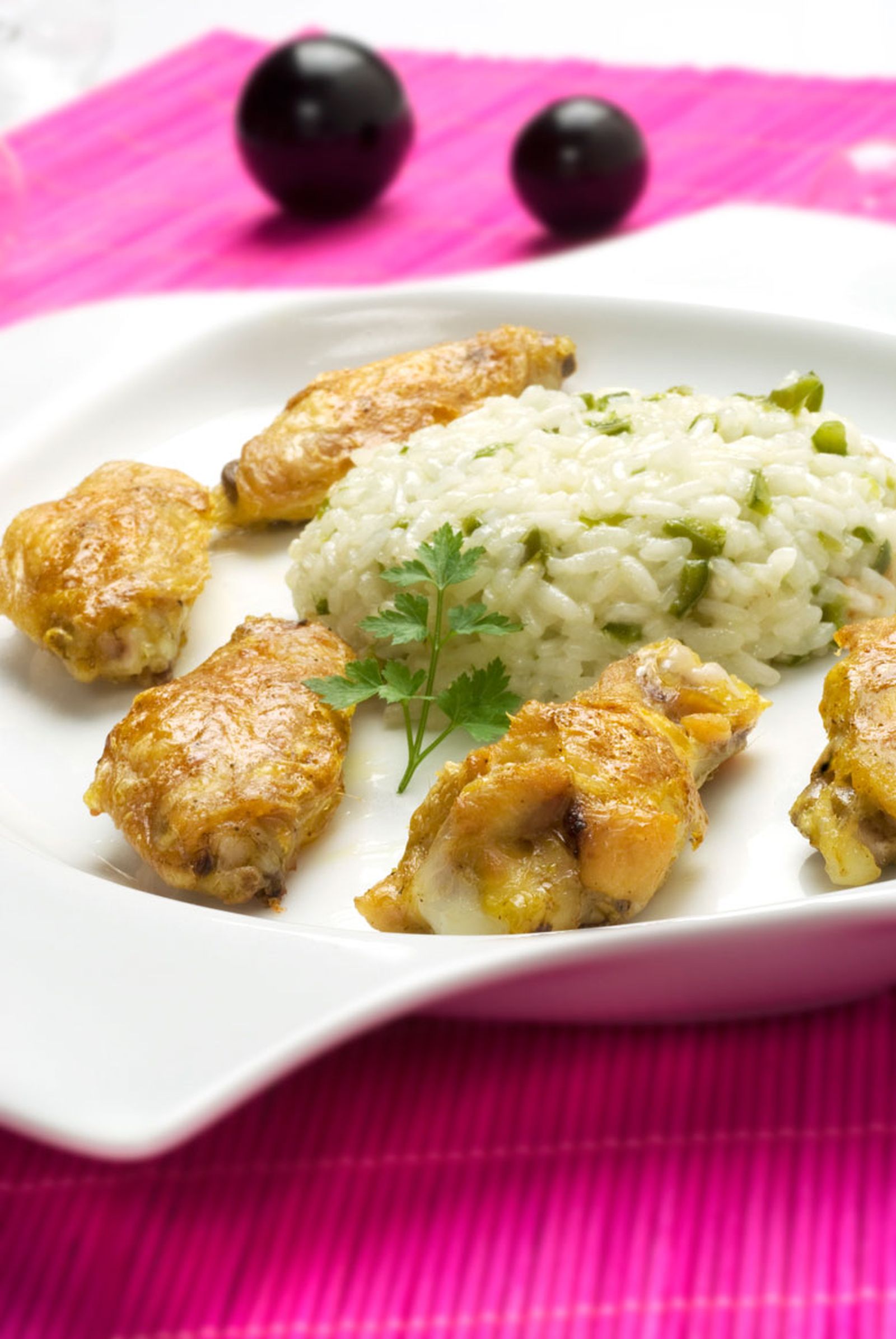 Alitas de pollo al curry con arroz