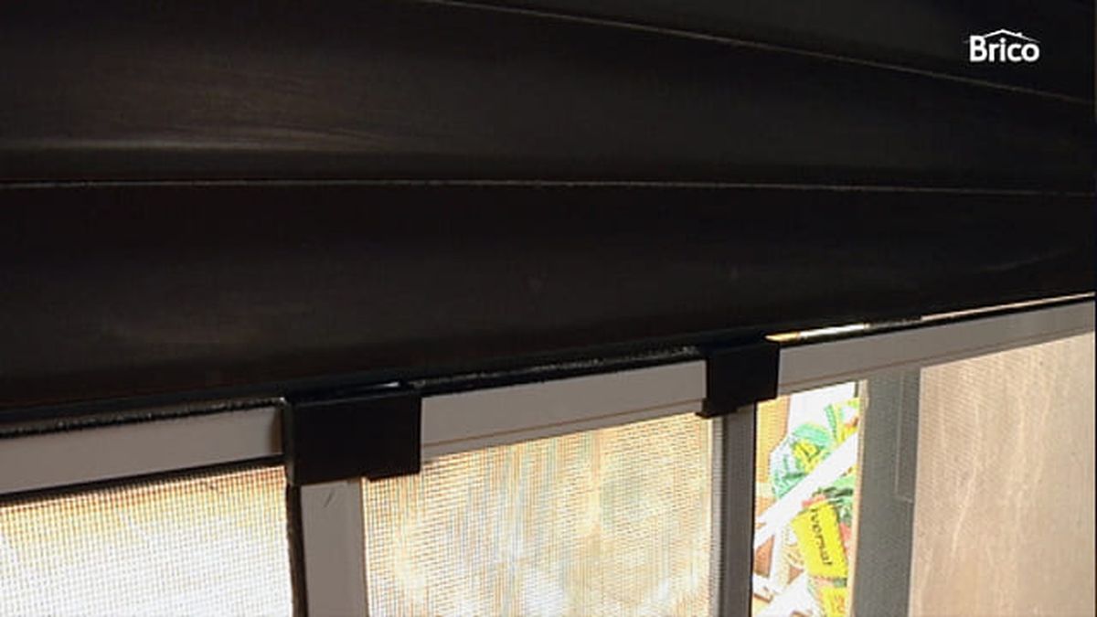 Bricomania 757 Instalar mosquitera extensible paso 5