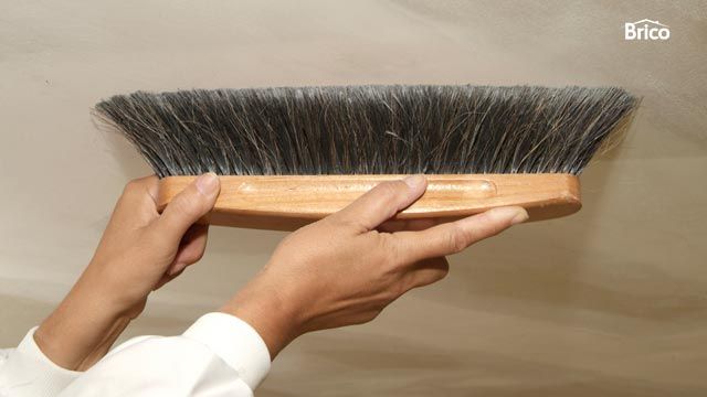 Pintar techo de yeso laminado paso 2