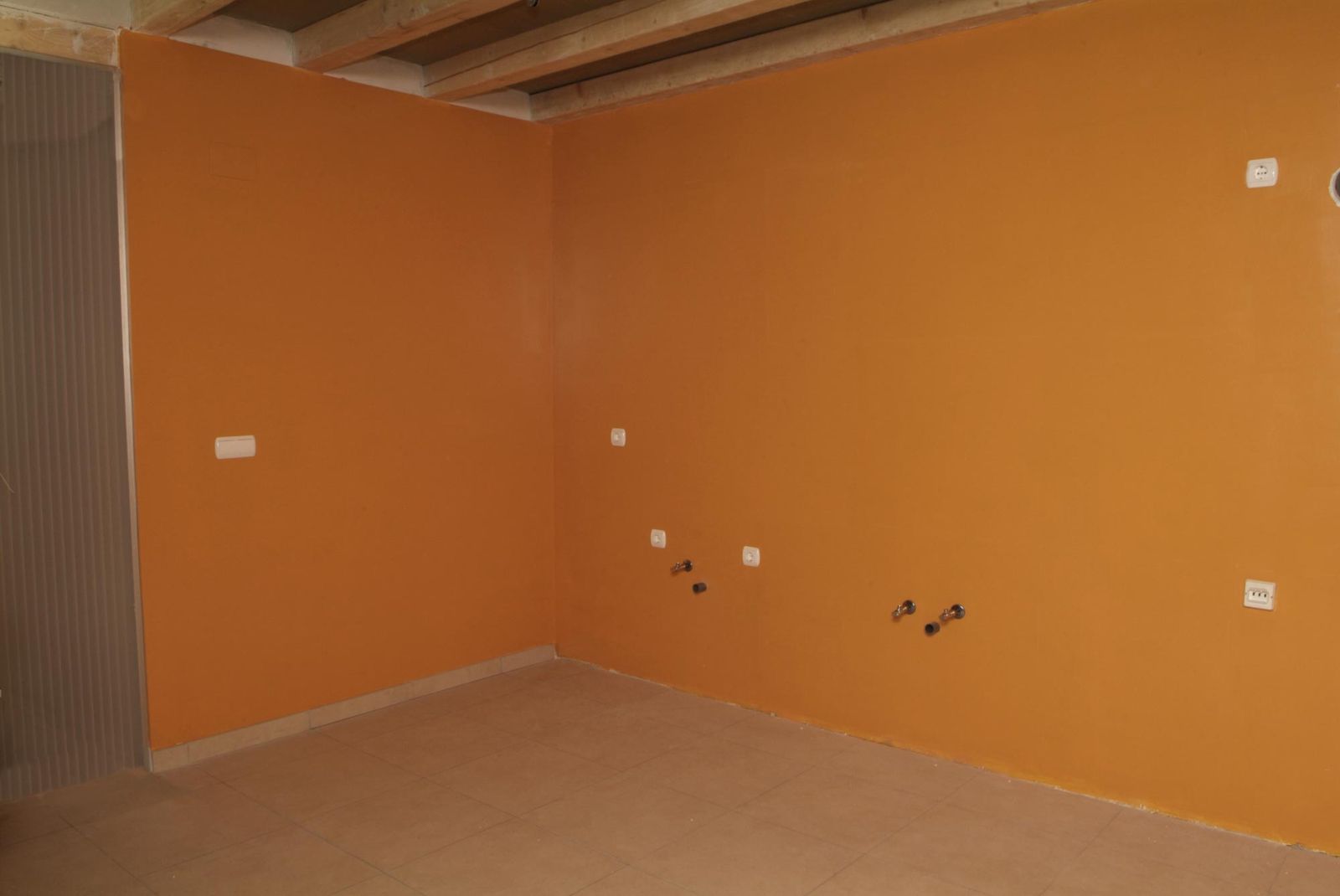 Pintar pared de obra de cocina paso 7