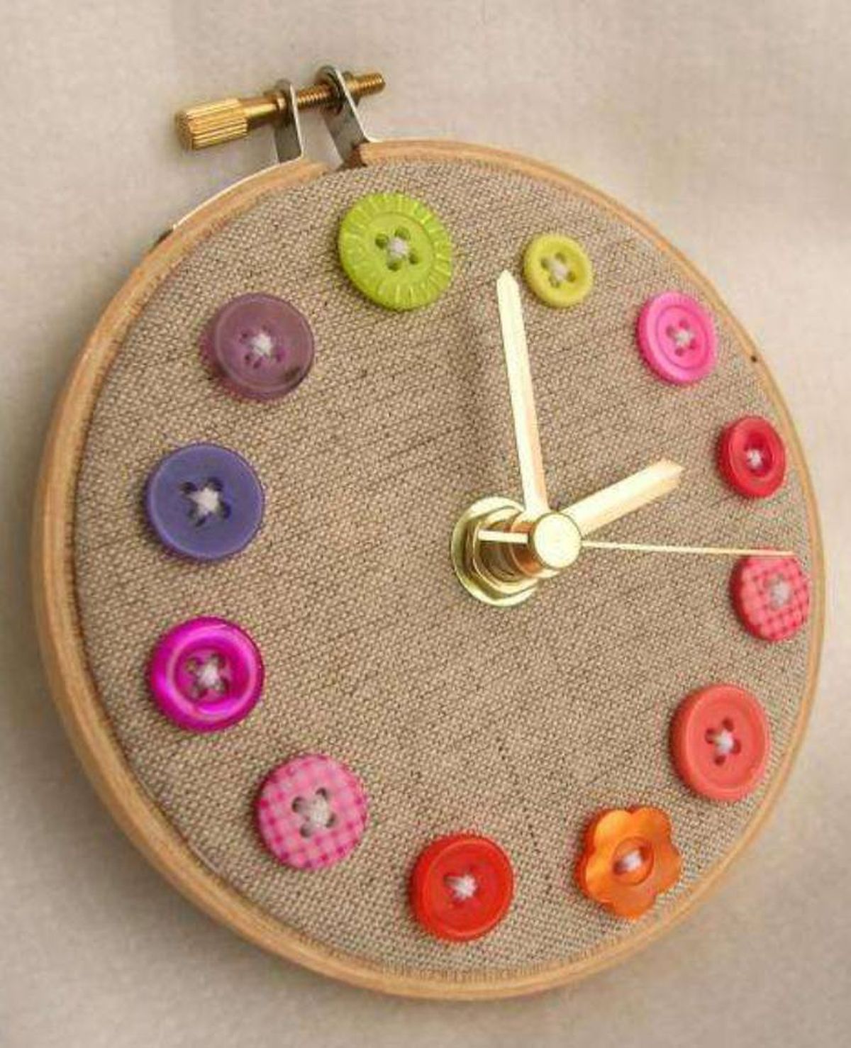 reloj reutilizar botones ideas darles segunda vida botones caja costura