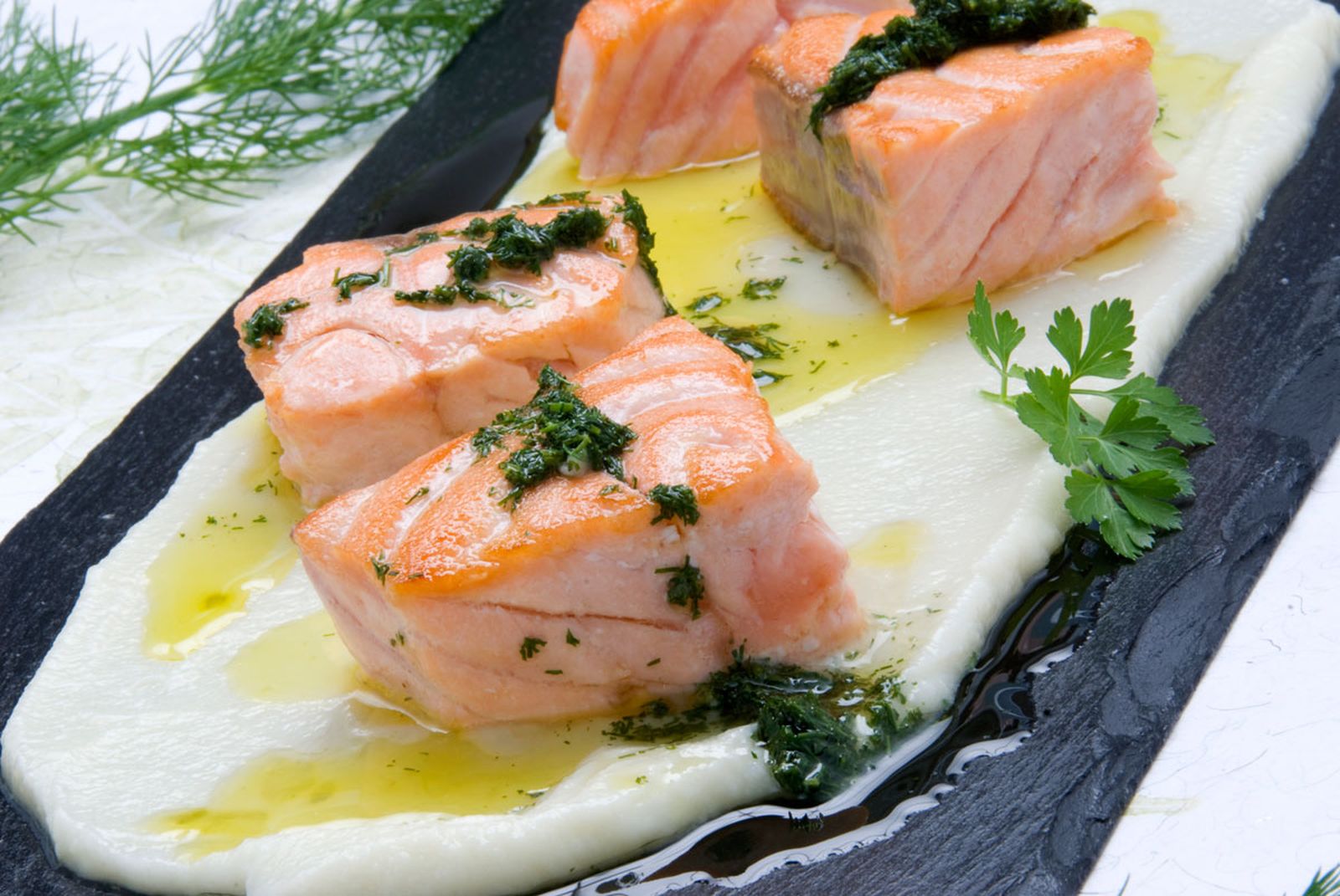 260 Salmon con crema de coliflor (4875) xl