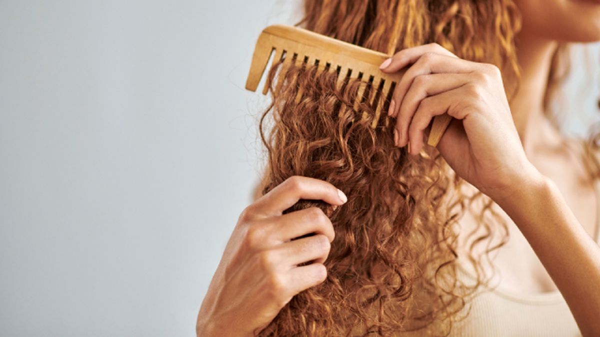 electricidad estatica por que doy calambre peine