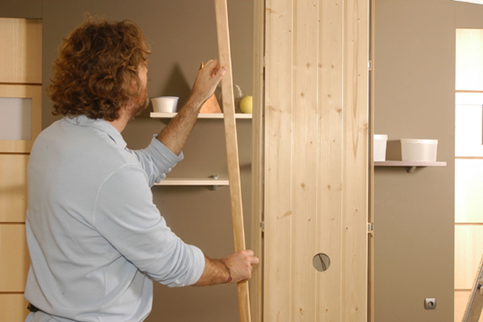 Forrar una columna con un friso de madera paso 13