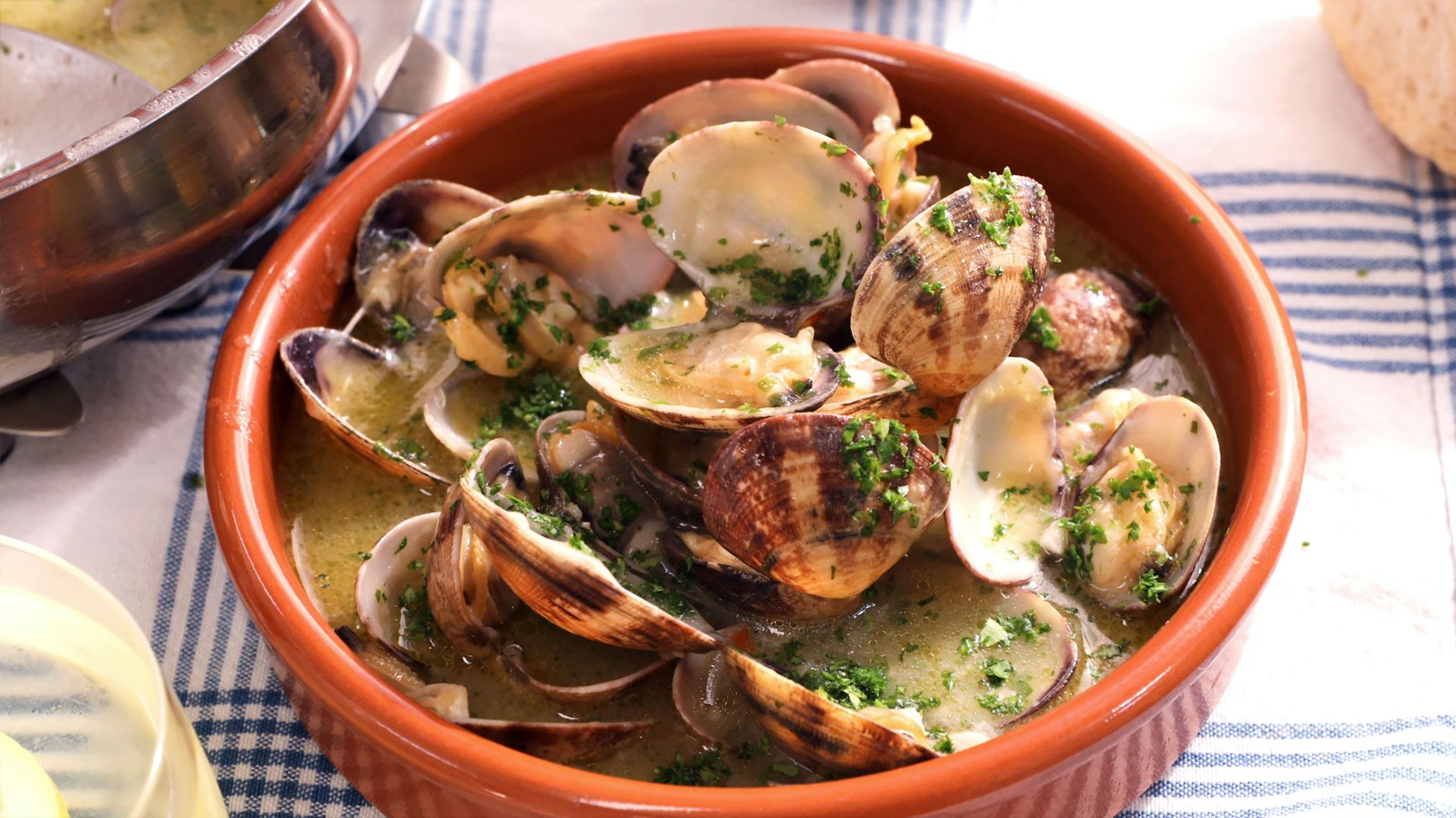 almejas en salsa verde  paso 4