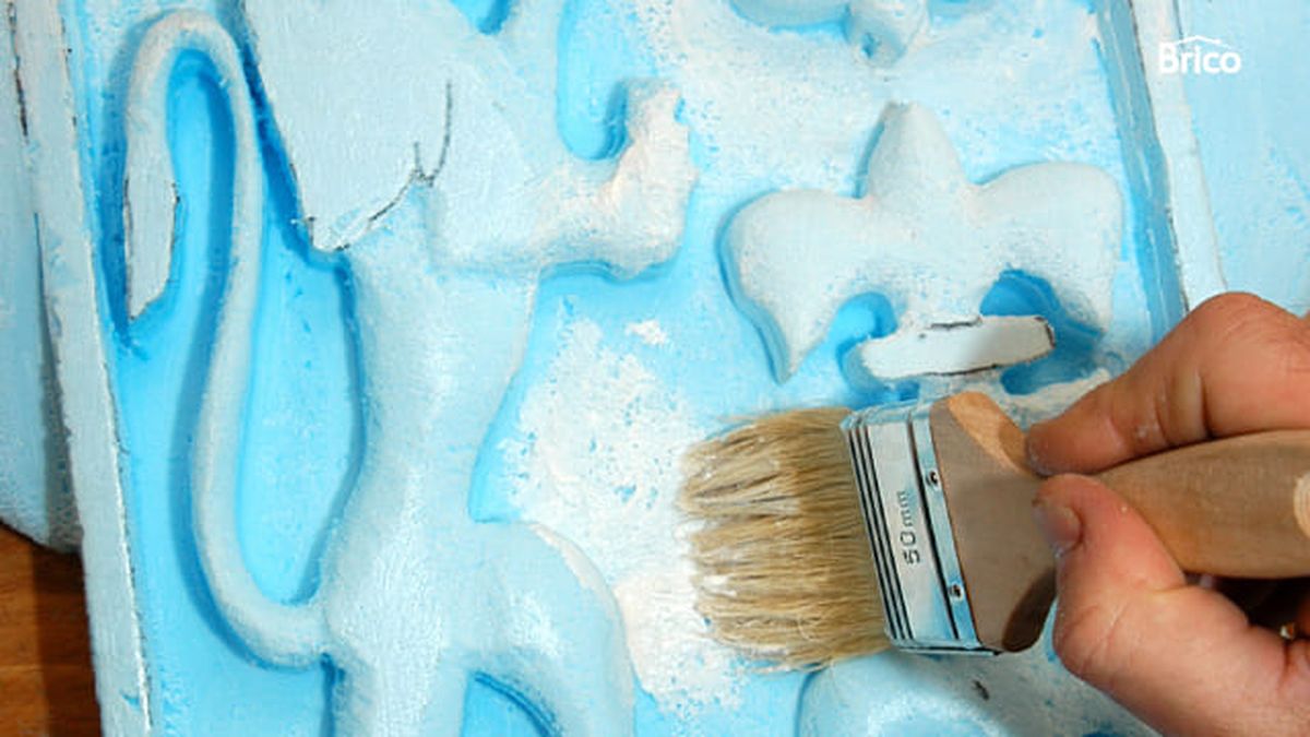 Brico 276 Escudo heraldico paso10