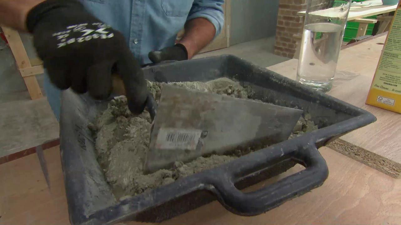 Como hacer topes de cemento para puertas paso 3