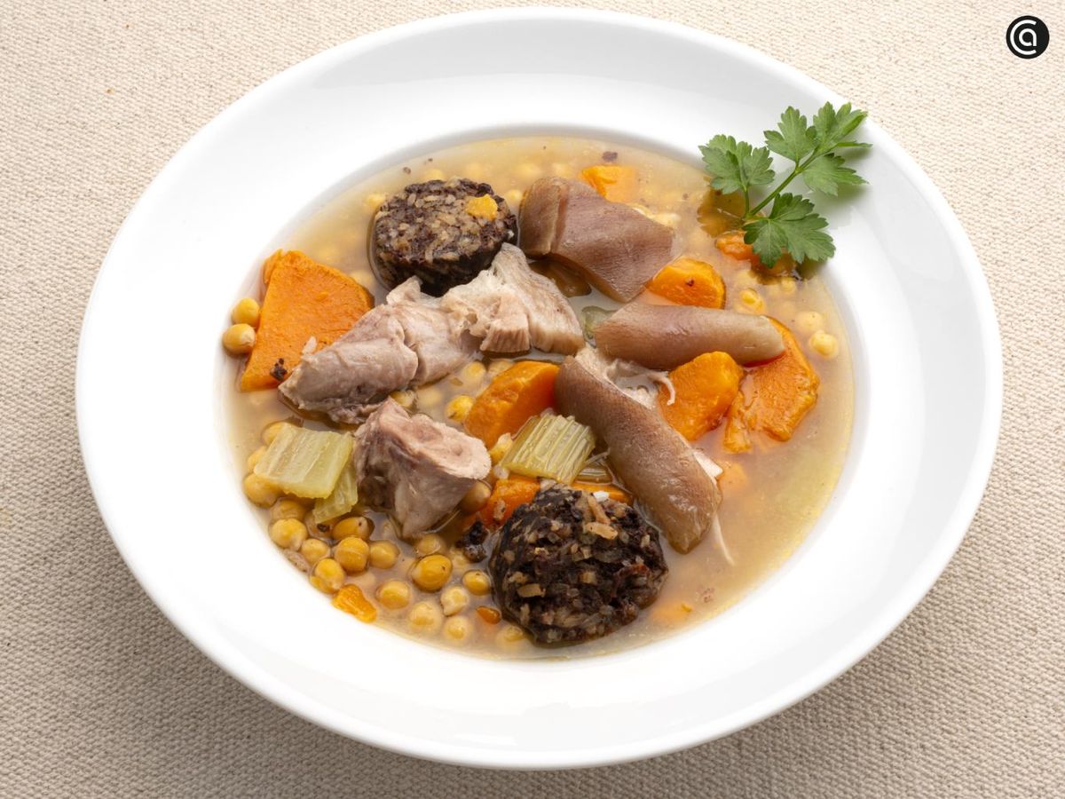 Aprende a preparar garbanzos con arroz y pellejo de forma fácil y sabrosa