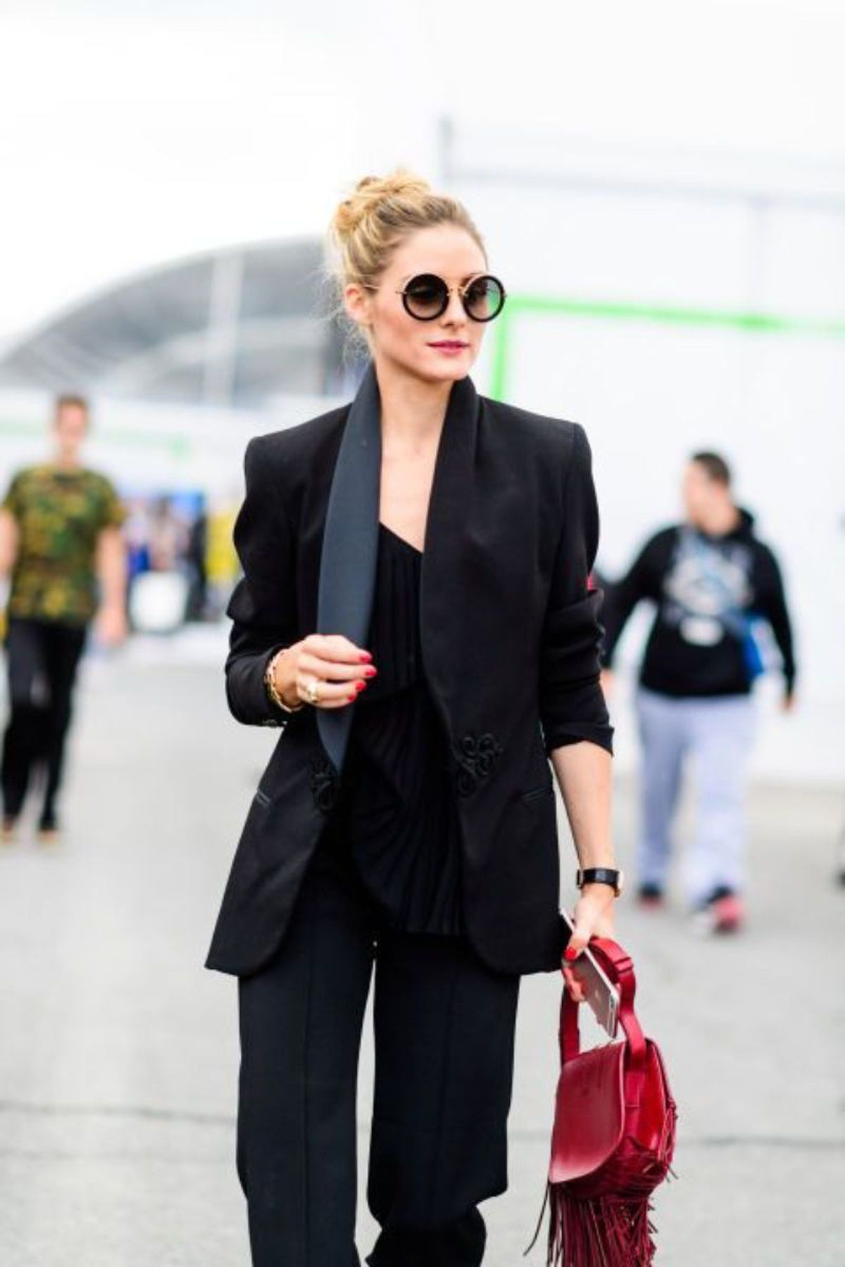 Olivia Palermo con smoking negro y top negro