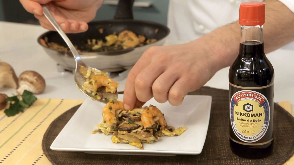 016 revuelto setas gambas salsa soja kikkoman consejo