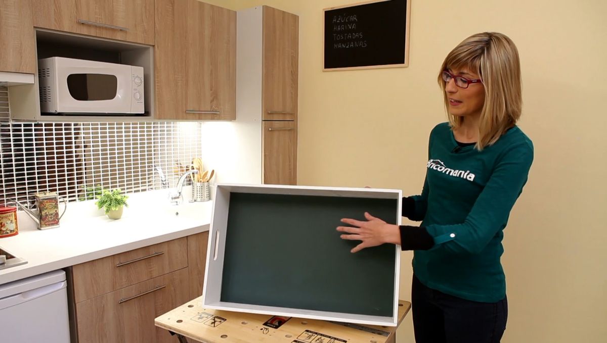 Hacer una pizarra de tiza con una caja de madera paso 7