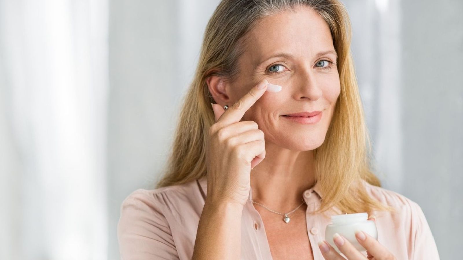 El retinol estimula la producción de colágeno