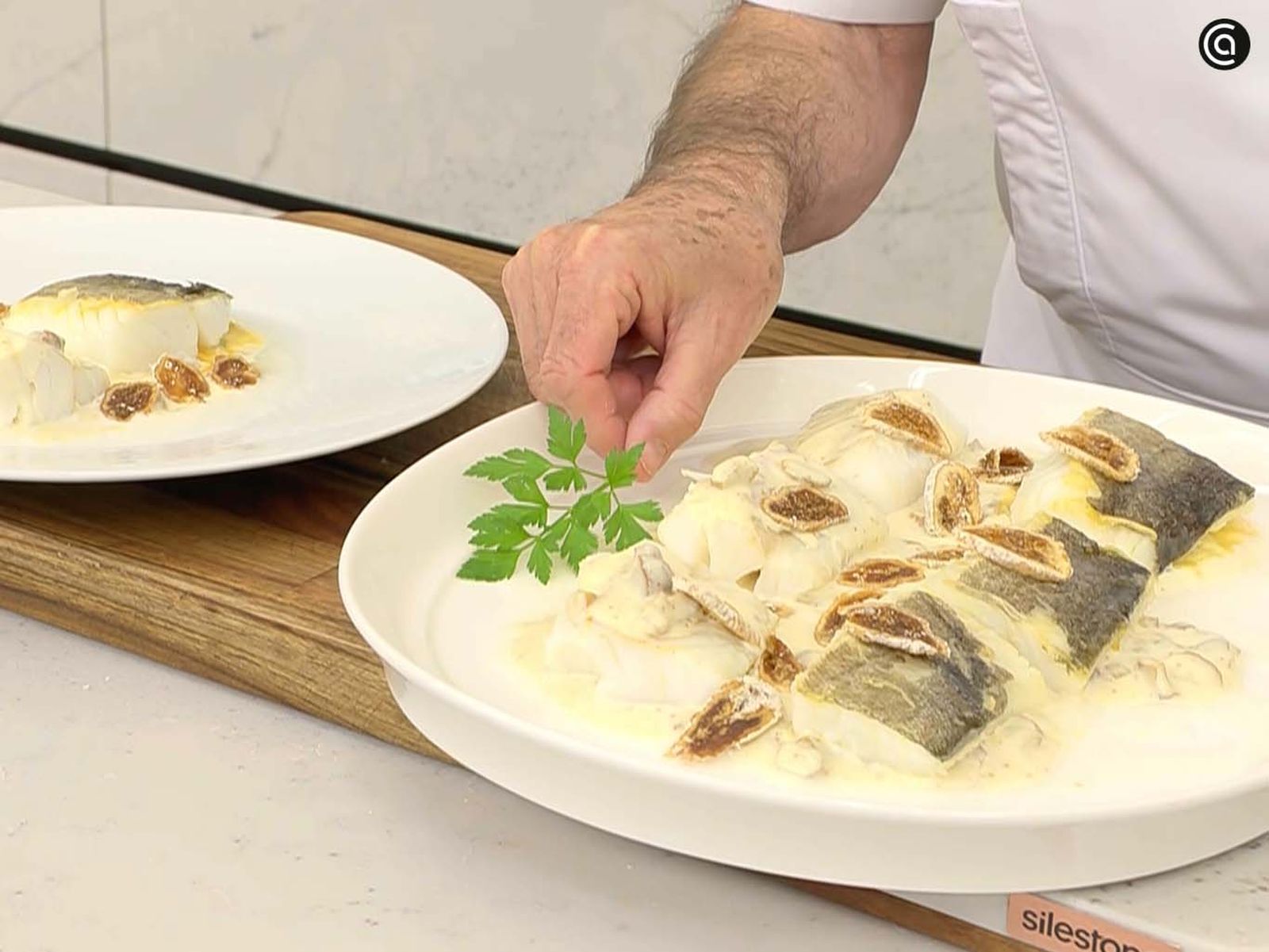 Sirve el bacalao con higos secos y miel