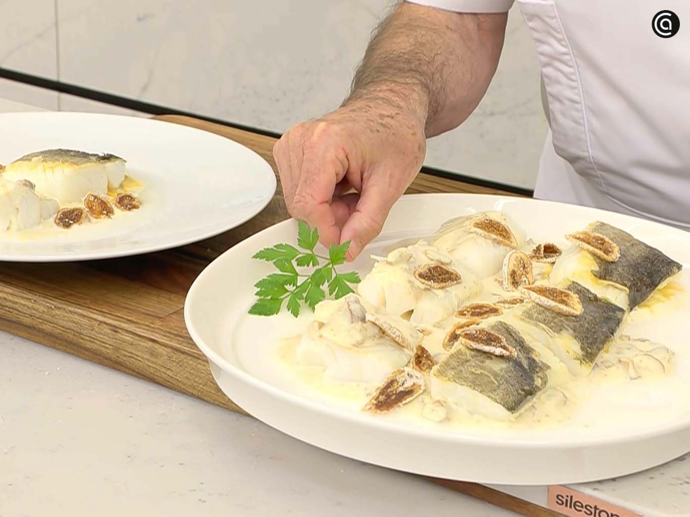 Sirve el bacalao con higos secos y miel