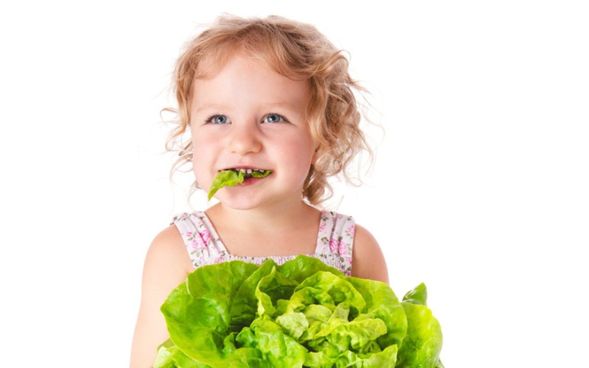 Las verduras de hojas verdes están prohibidas para los bebés de menos de 1 año