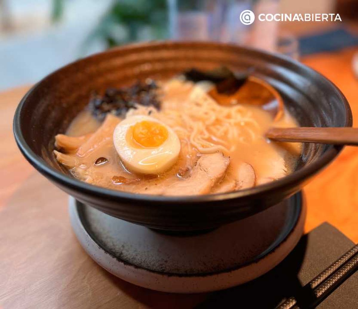 Ramen con caldo de cangrejo