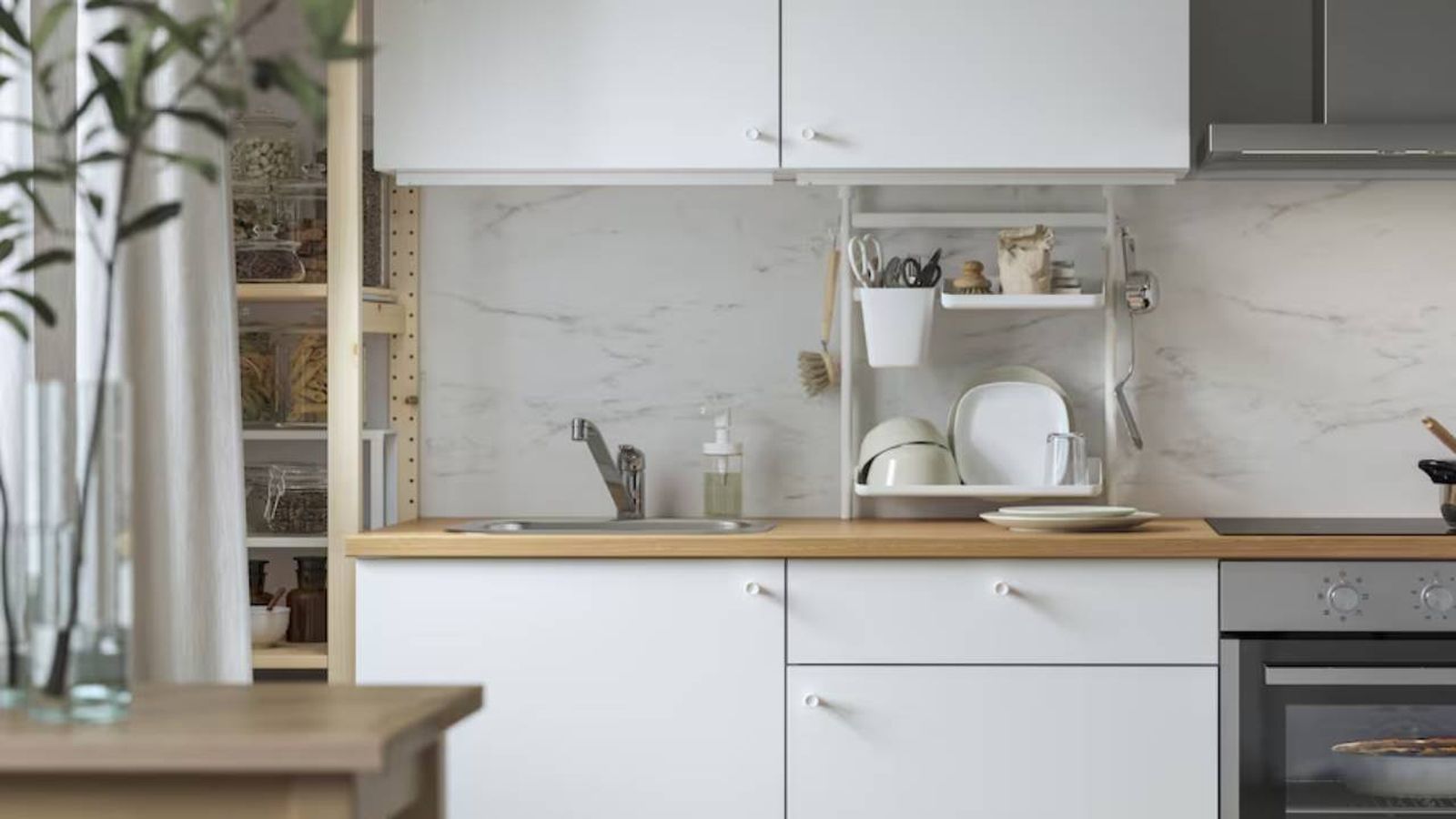 Cocina sin ruido visual.