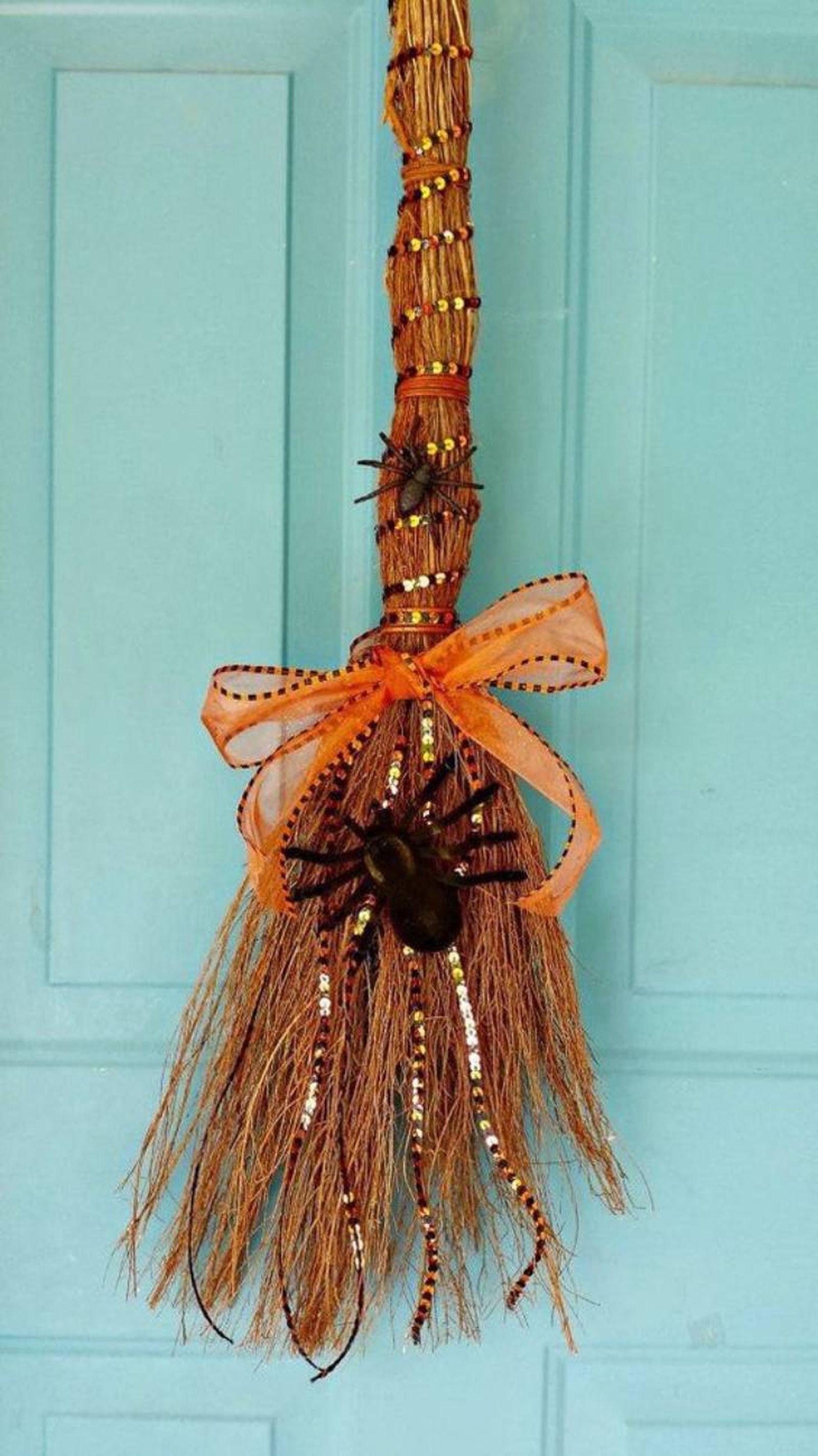 decorar escoba halloween arañas pinterest el bolso de la rubia