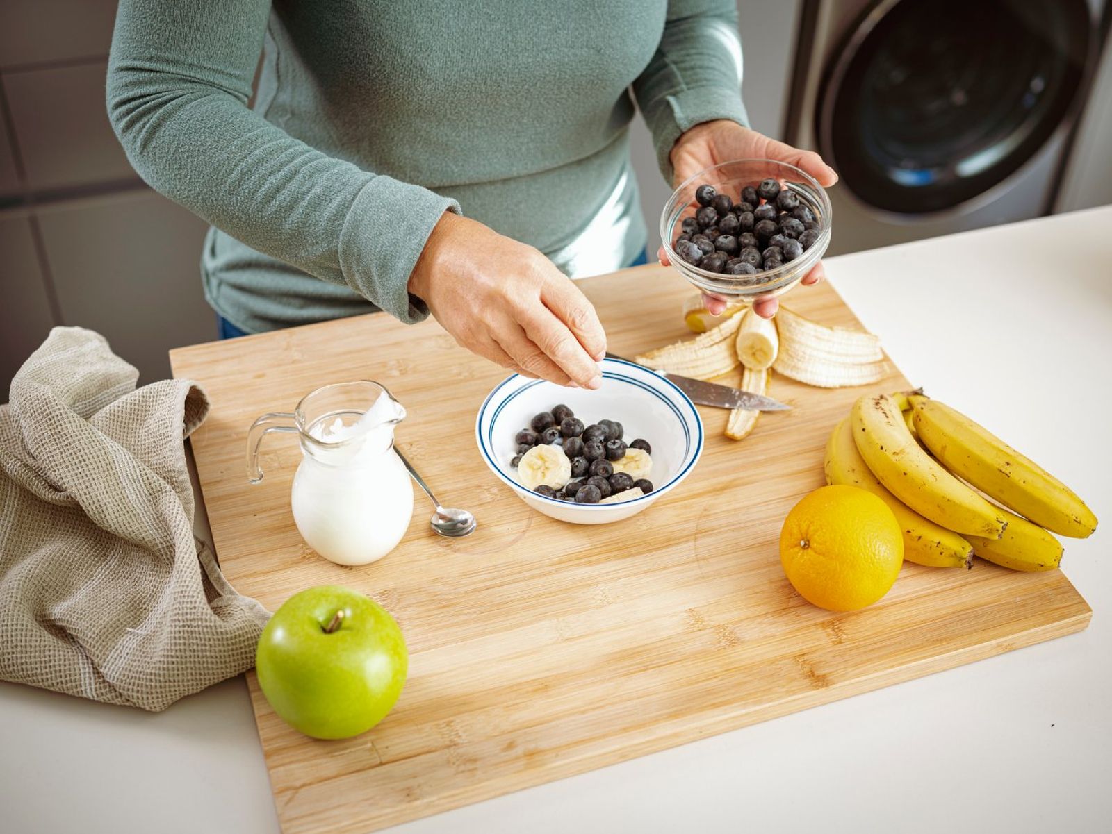 El kéfir puede acompañarse de fruta fresca, semillas, frutos secos...