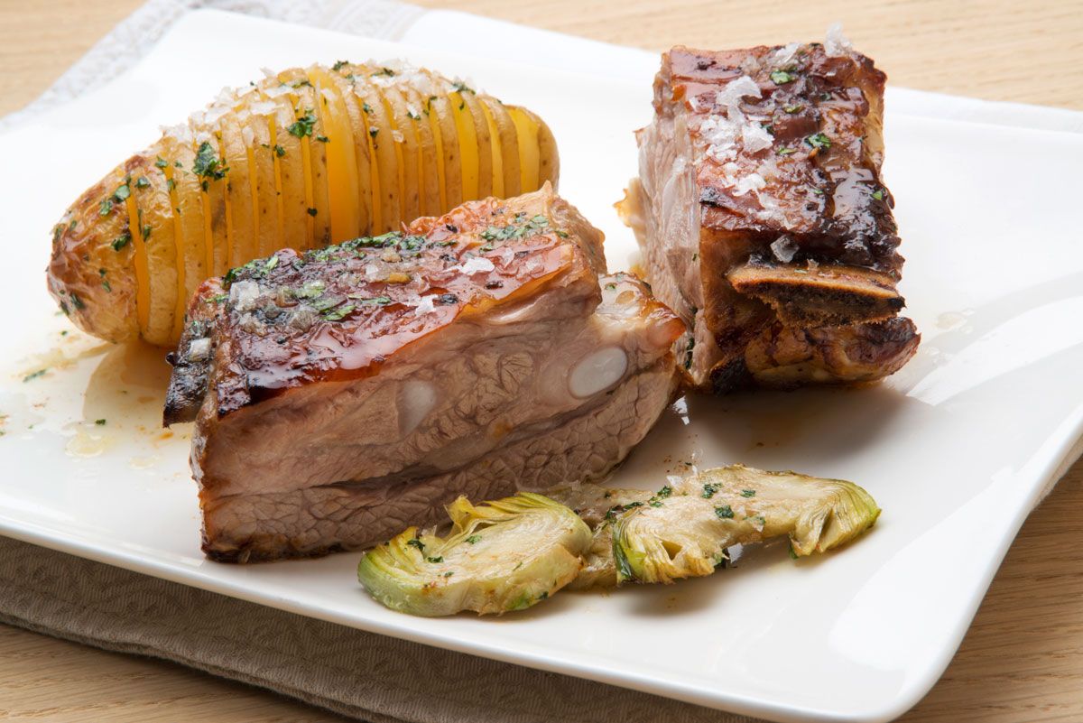 5458 1 Costilla asada con patatas y alcachofas salteadas (843) xl