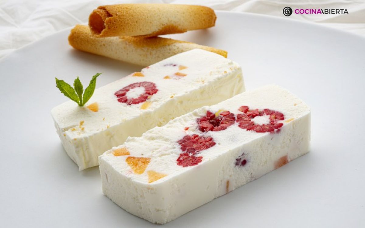 Karlos Arguiñano nos enseña a elaborar un helado de yogur con frutas