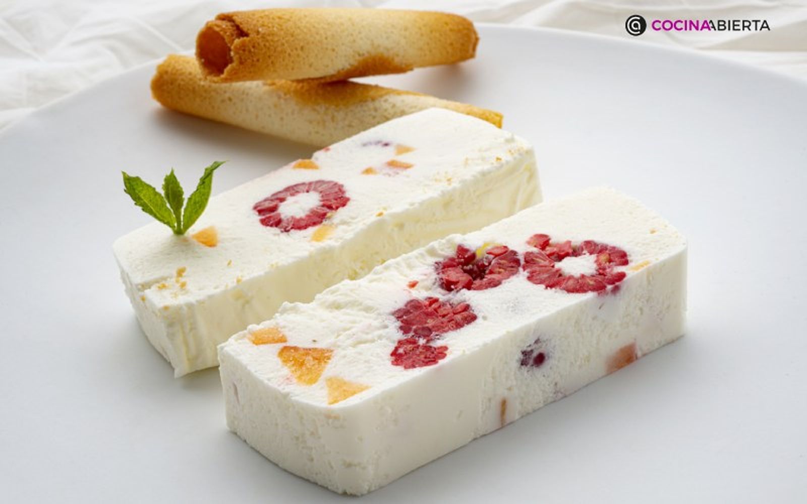 Karlos Arguiñano nos enseña a elaborar un helado de yogur con frutas