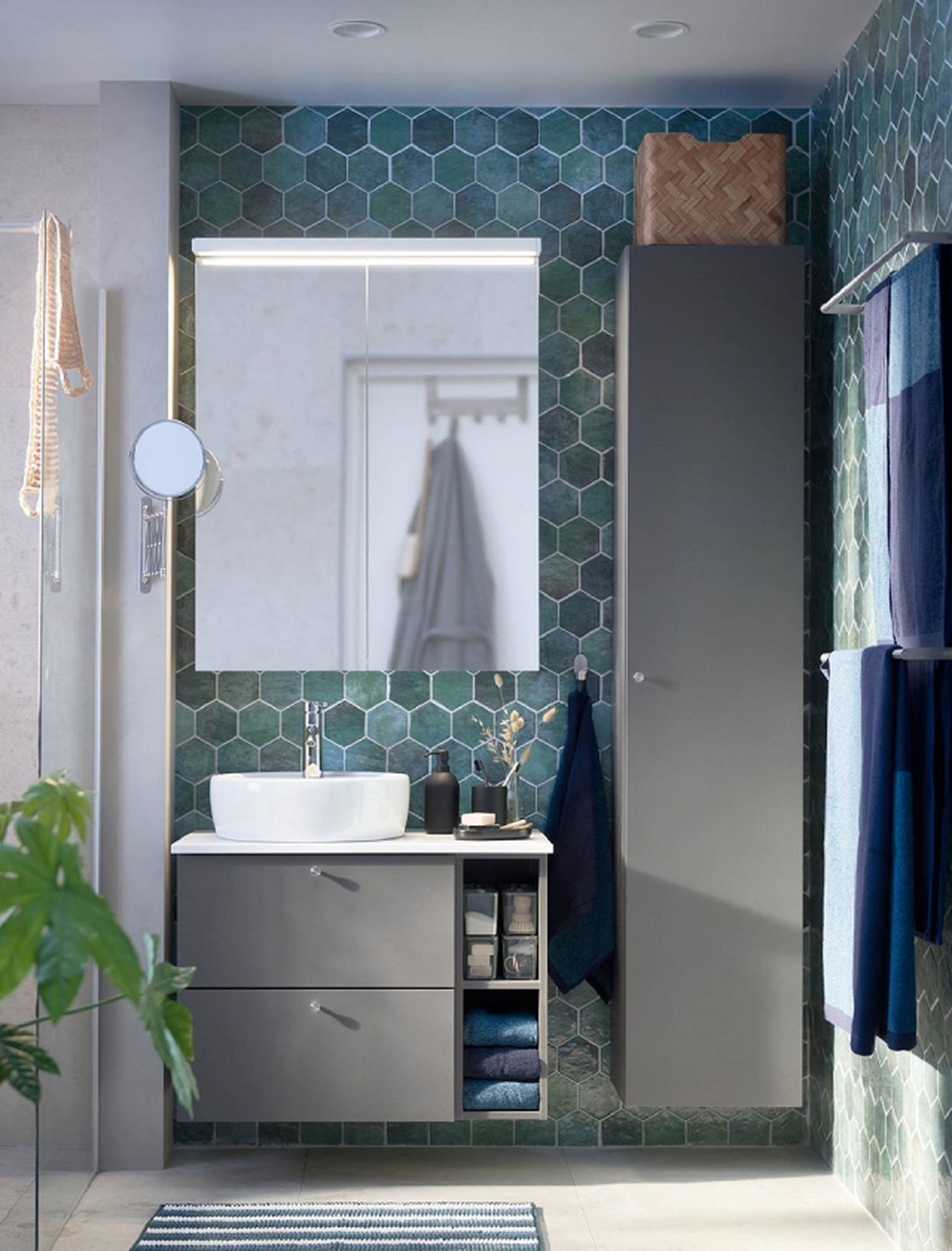 Baños pequeños con ducha las claves para decorarlos y aprovechar el espacio 4