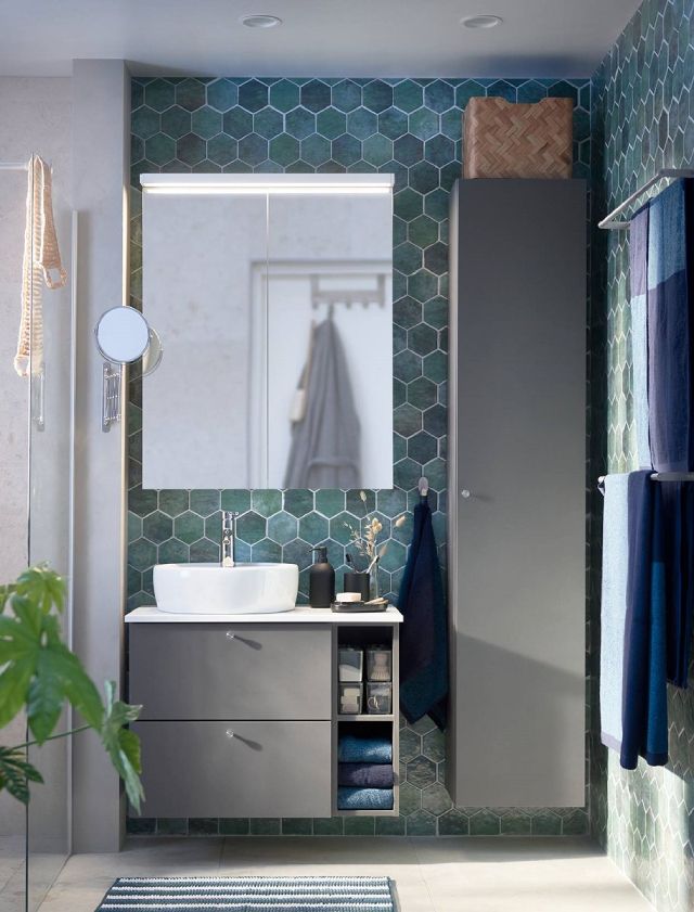 Baños pequeños con ducha las claves para decorarlos y aprovechar el espacio 4