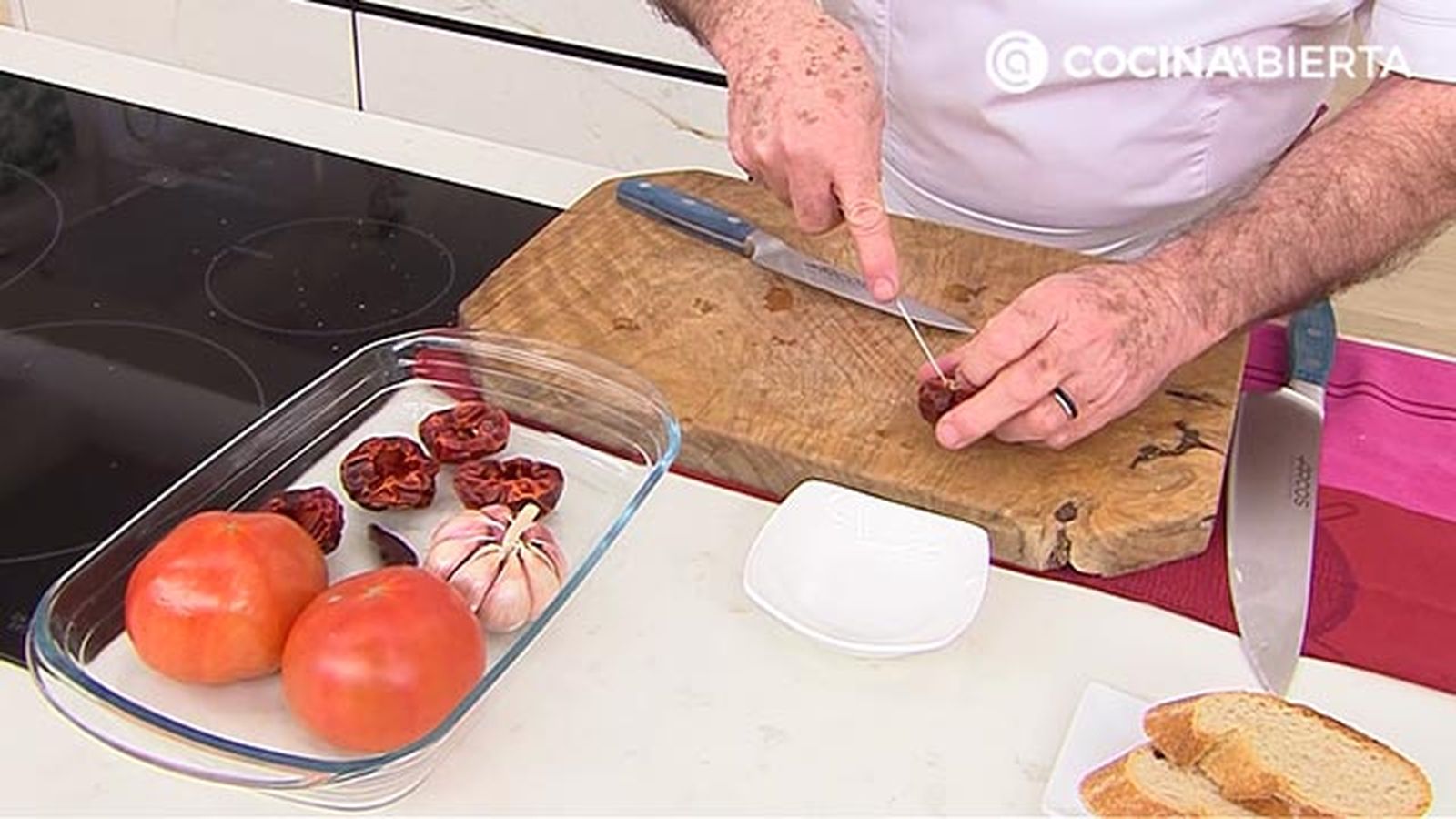 receta puerros asados horno con salsa romesco karlos arguinano KARL6721 paso1