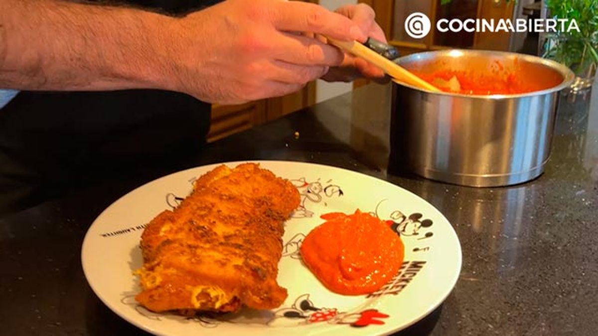 pechuga de pollo rellena de jamon y queso con salsa de pimientos receta joseba arguinano paso6