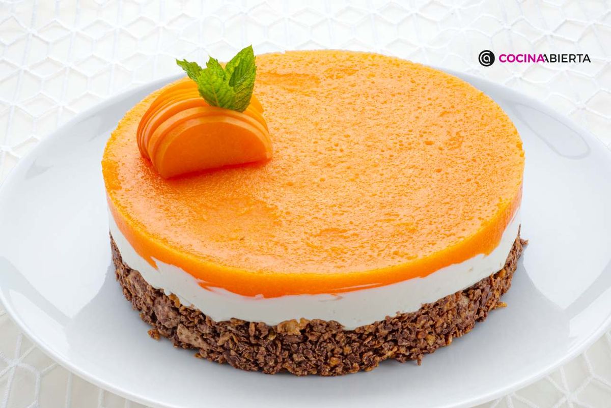 Con una base irresistible de galletas, copos de maíz y chocolate