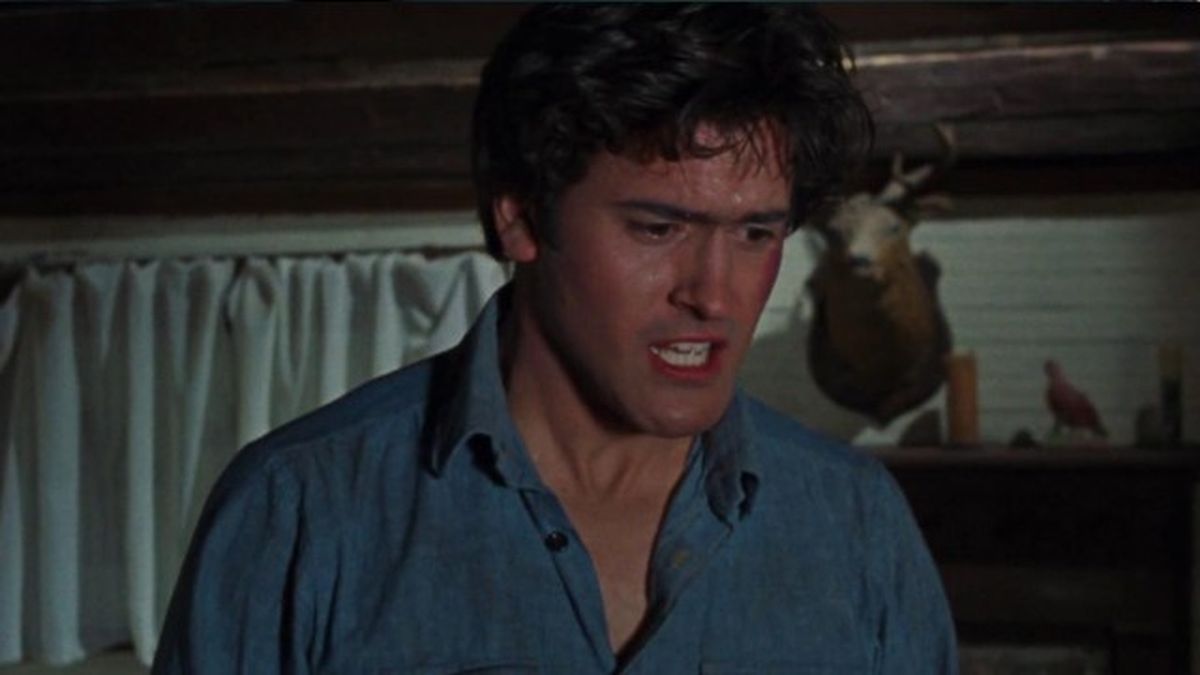 Bruce Campbell en Posesión infernal (1981)