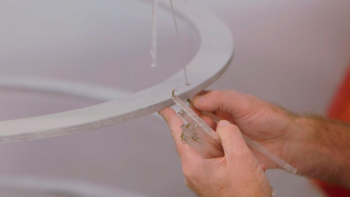 Como hacer un abeto de Navidad con aros de madera paso 13