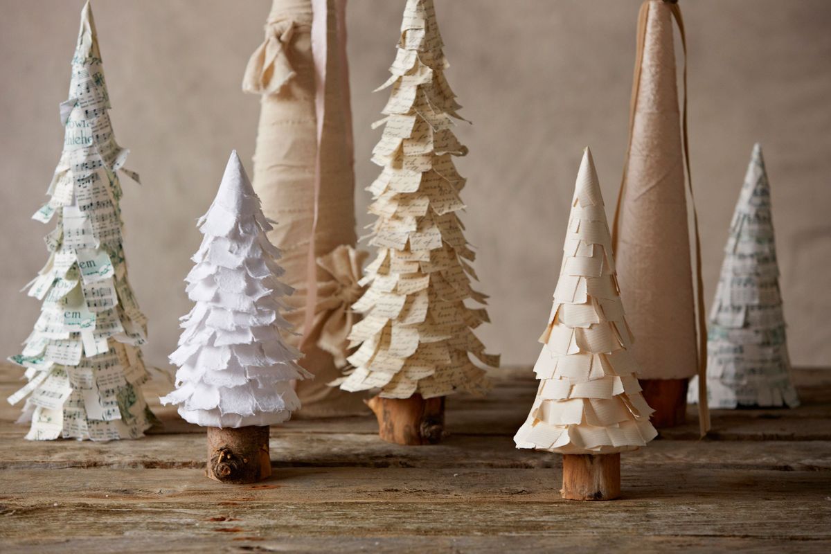 Hacer un árbol navideño pequeño de papel