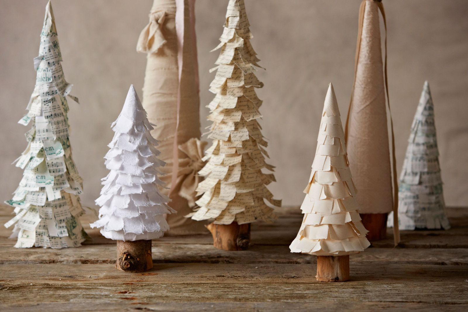 Hacer un árbol navideño pequeño de papel