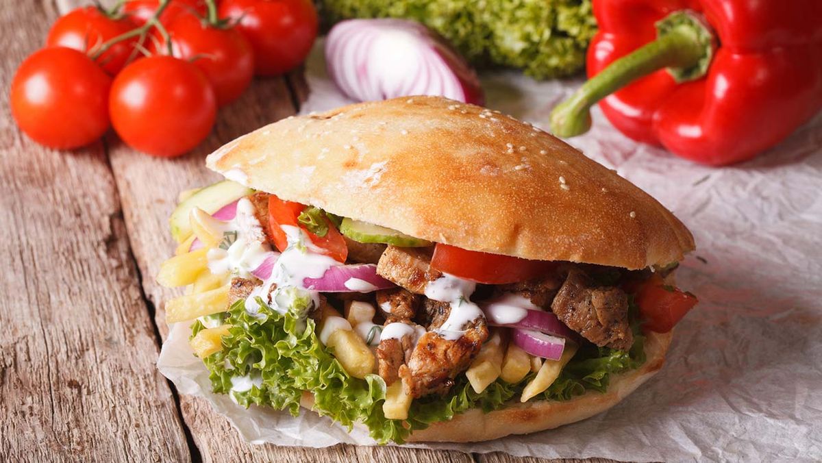 receta kebab casero con salsa yogur doner