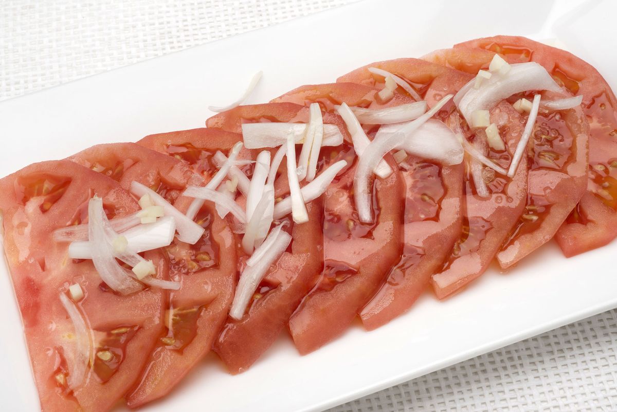 5819 2 Ensalada de tomate, cebolleta y ajo xl